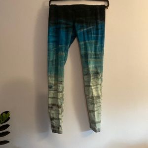 Hard Tail Women’s Yoga Pants Small Dark Blue to Pale Green Ombré Pattern